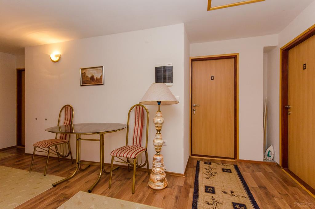 Rooms Vuksa Donji Lapac Exteriör bild
